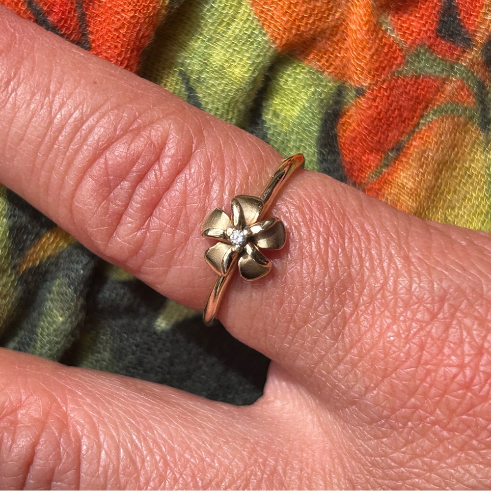 14k Plumeria and Diamond Flower Ring - Picture 5 of 5